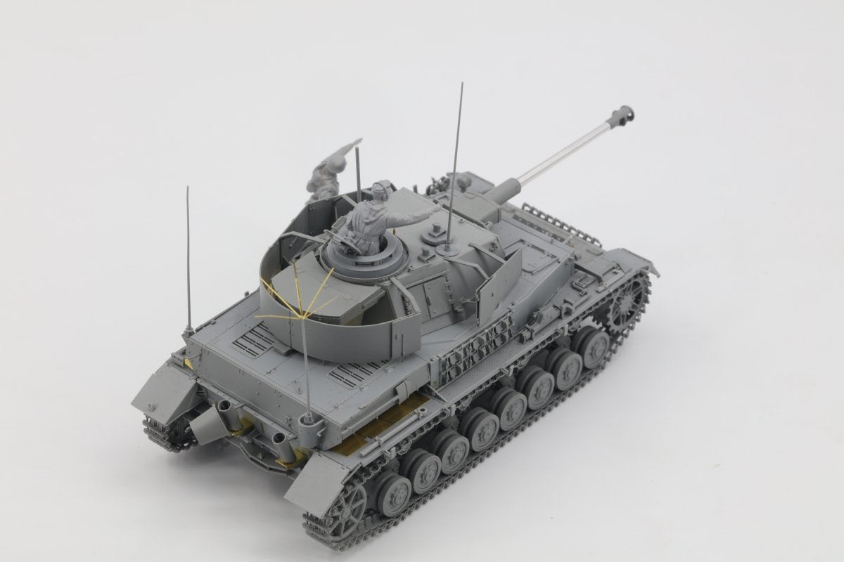 Border Model BT-006 Pz.Beob.Wg. IV Ausf. J w/Commander&amp;amp;Infantry 1/35 – immagine 5