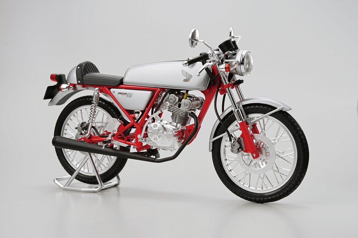 Aoshima 06295 Honda Dream 50 &amp;#39;97 Custom 1/12 – immagine 3