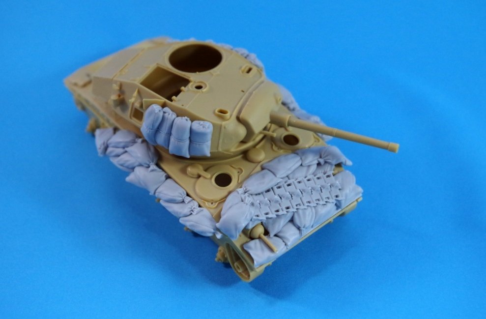 Panzer Art RE35-216 Sand armor for M24 “Chaffee” 1/35 – immagine 2