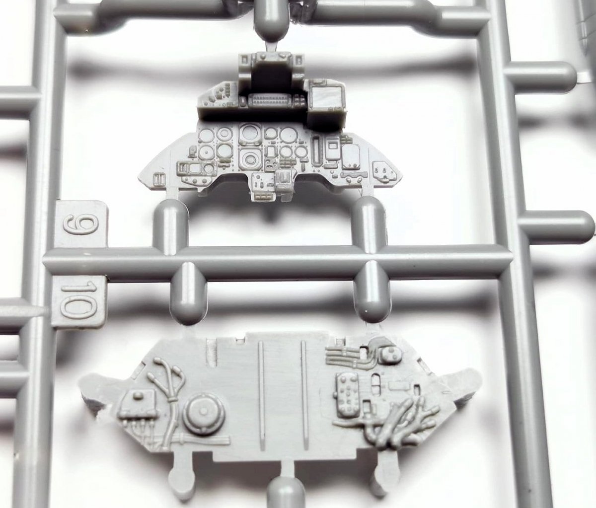 MiniBase 8001 SU-33 Flanker-D 1/48 – zdjęcie 5