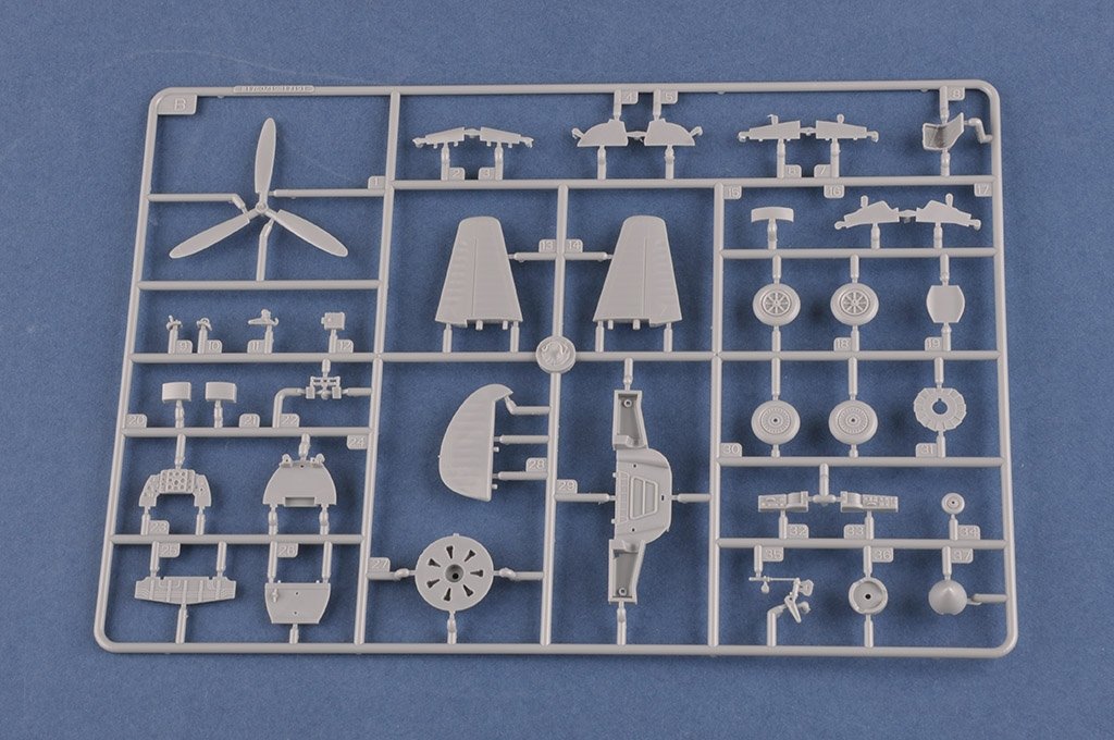 Hobby Boss 81760 Lavochkin La-11 Fang 1/48 – immagine 9