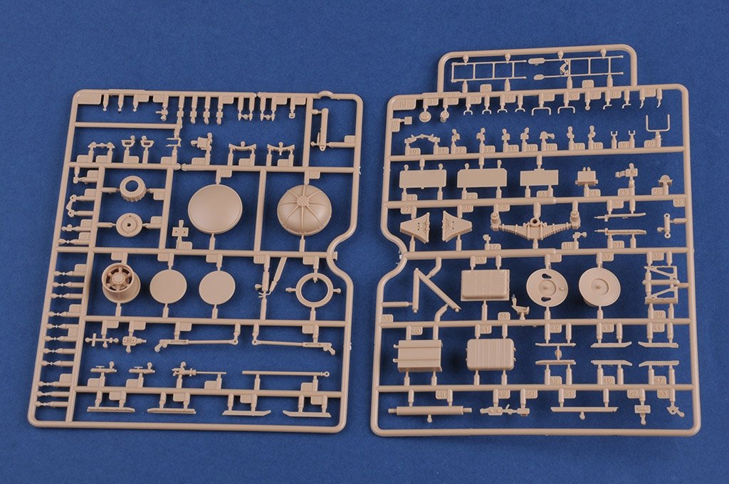 Hobby Boss 85511 Russian KrAZ-260B Tractor with 5P85TE TEL S-300PMU 1/35 – immagine 10