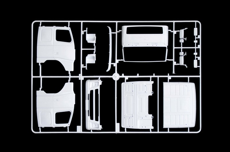 Italeri 3907 VOLVO FH16 520 SLEEPER CAB – zdjęcie 12