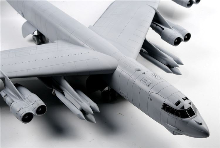 Modelcollect UA72200 B-52H U.S. Stratofortress strategic Bomber 1/72 – immagine 12
