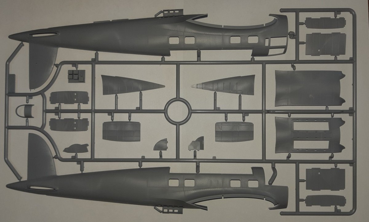 ICM 48263 He 111H-16, bombardier allemand de la Seconde Guerre mondiale, échelle 1/48 – image 7