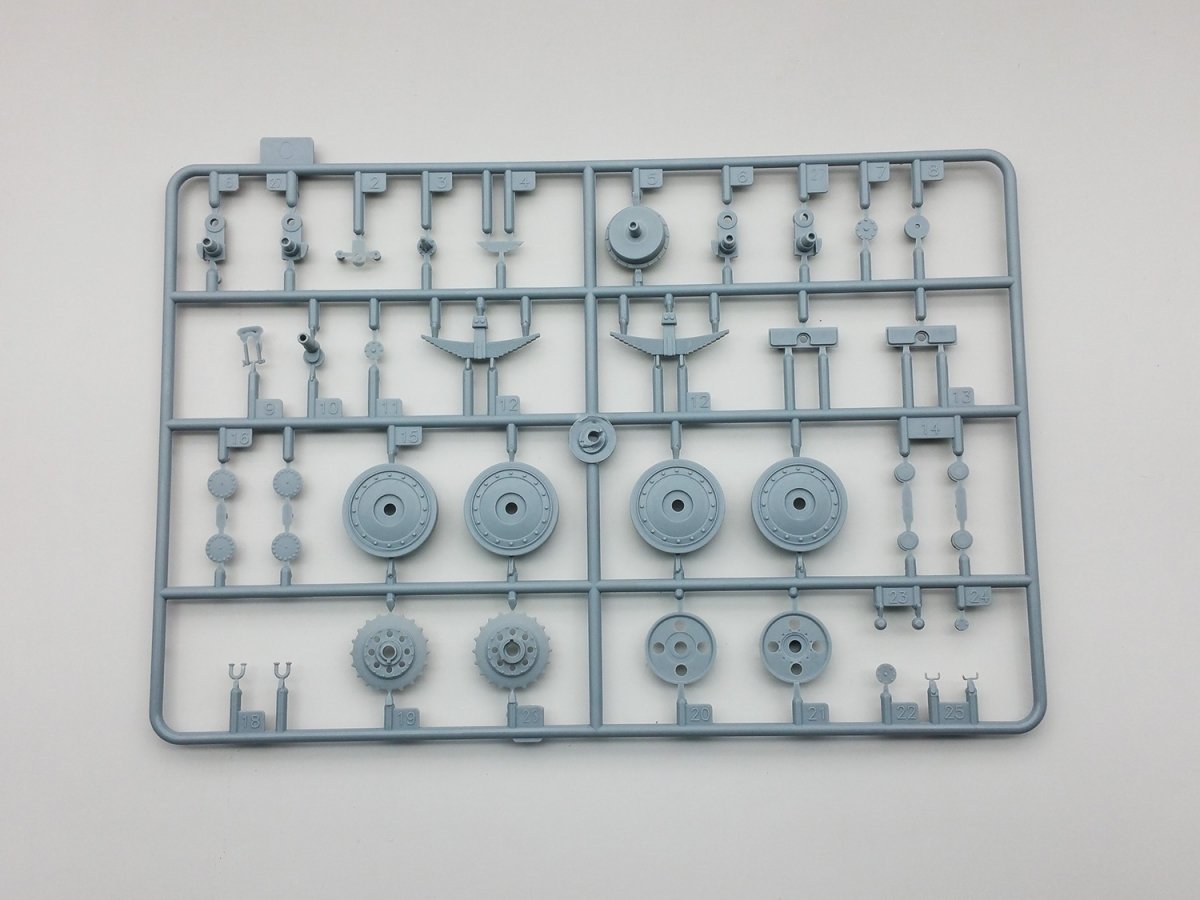 Amusing Hobby 35A019 Pz.Kpfw.38D 1/35 – immagine 8
