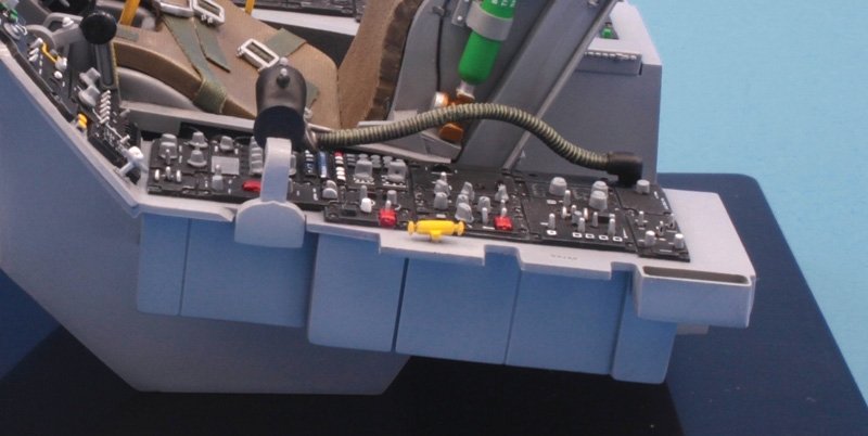Italeri 2990 F-16 Cockpit 1/12 – Bild 8
