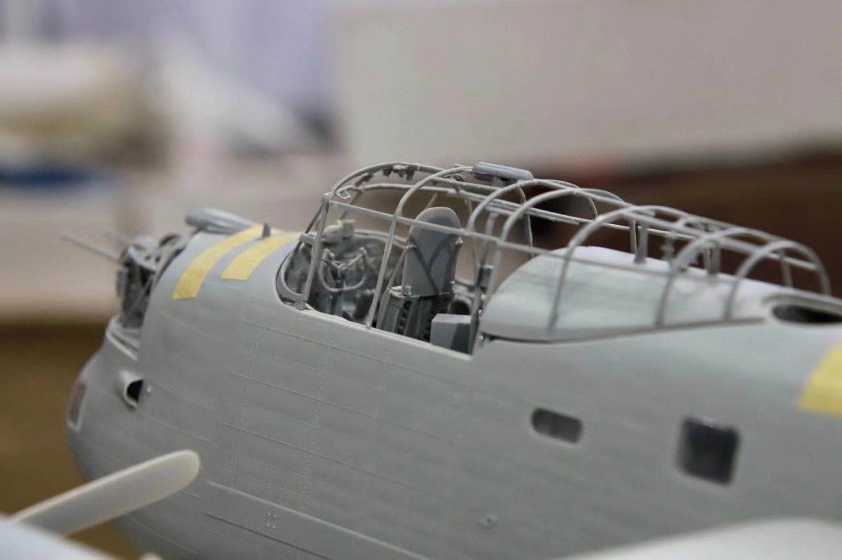 Maquette Border BF-010 Avro Lancaster B Mk.I/III avec intérieur complet 1/32 – image 3