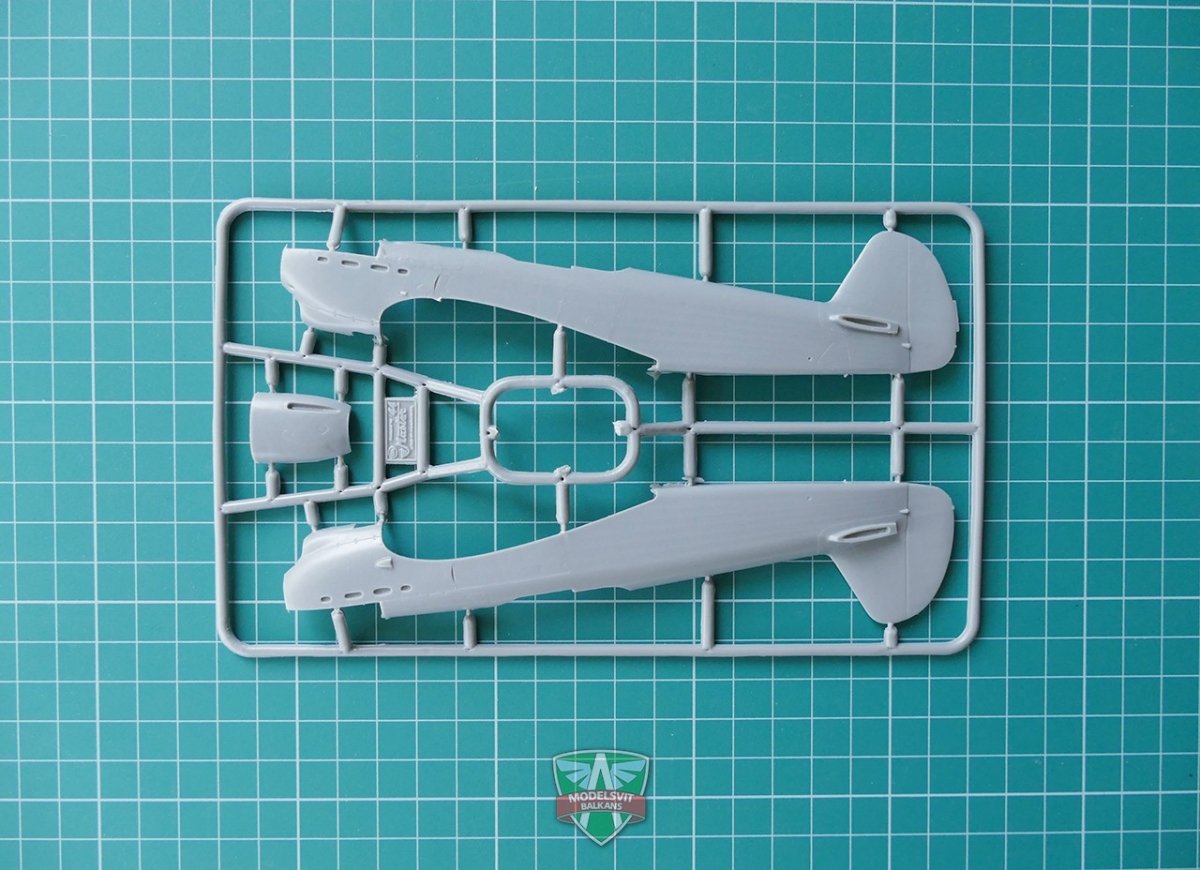 Modelsvit 4801 Yak-1B Soviet fighter 1/48 – Bild 4