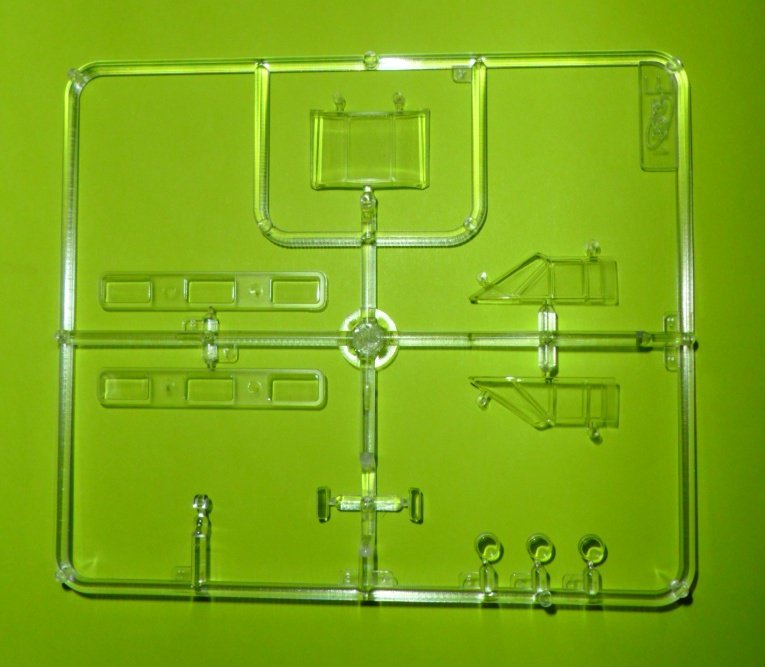 ICM 48185 C18S, American Passenger Aircraft 1/48 – image 10