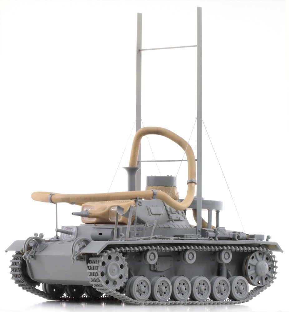 Cyber Hobby 6717 Pz. Kpfw. 111(3.7cm)(T) Ausf. F, Operation Seelowe 1/35 – Bild 9