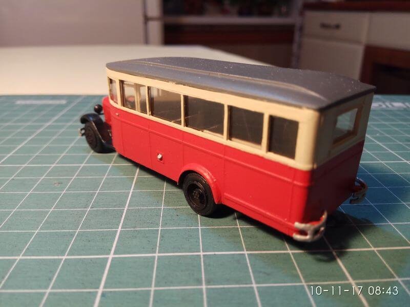 Zebrano 72110 ZiS-8 Soviet Bus 1/72 – imagen 3