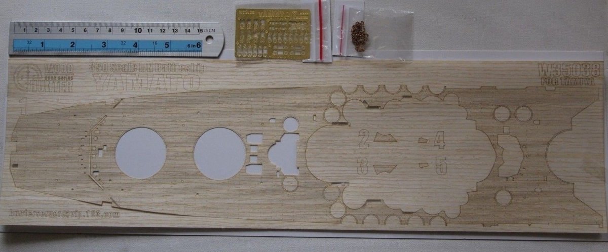 Pont en bois Wood Hunter W35038 pour maquette IJN Yamato Tamiya 78014 au 1/350 – image 2