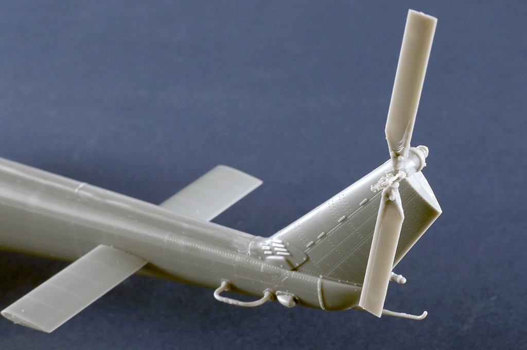 Trumpeter 05112 UH-1B Huey - Gunship 1/35