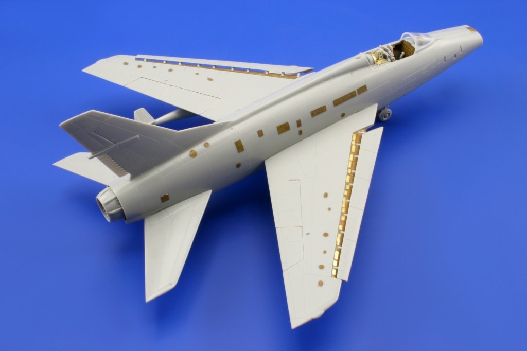 Eduard 73363 F-100C S. A. 1/72 TRUMPETER – imagen 4