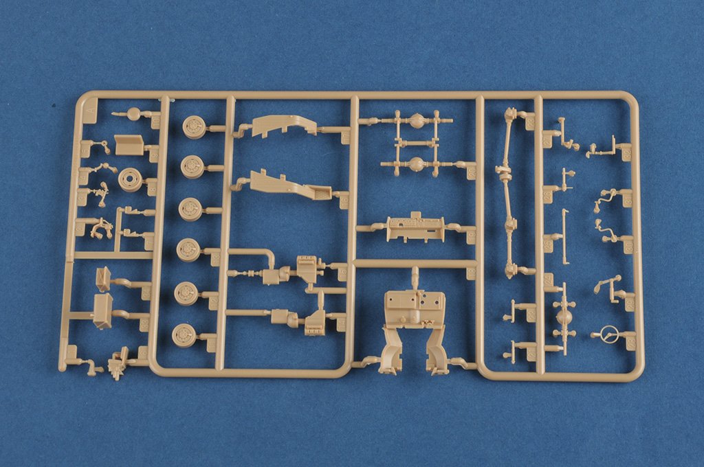 Hobby Boss 82932 Russian BM-21 &amp;quot;Hail&amp;quot; self-propelled rocket launcher late model 1/72 – Bild 9