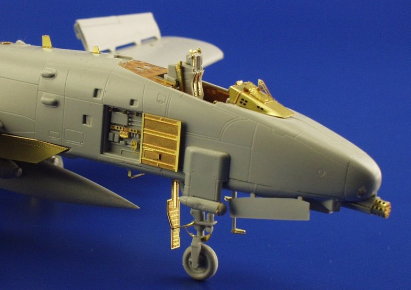 Eduard 73232 A-10 1/72 ITALERI, REVELL – Bild 12