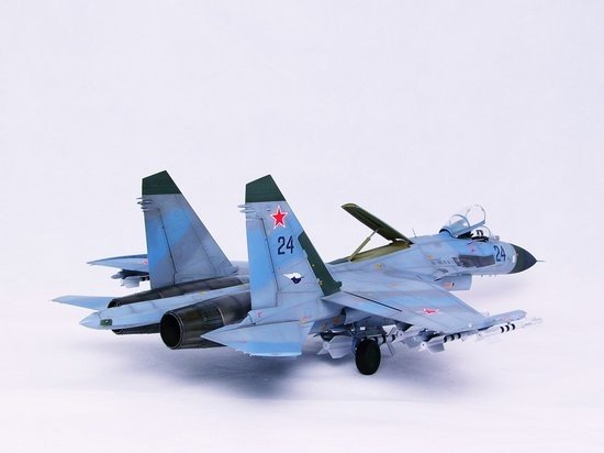 Trumpeter 02224 Soviet Sukhoi Su-27 Flanker B 1/32 – imagen 7