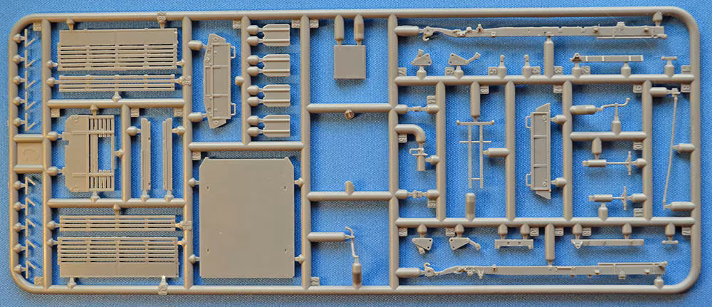 ACE 72610 US G7107 1,5t 4x4 Army Truck with Metal Body 1/72 – Bild 5
