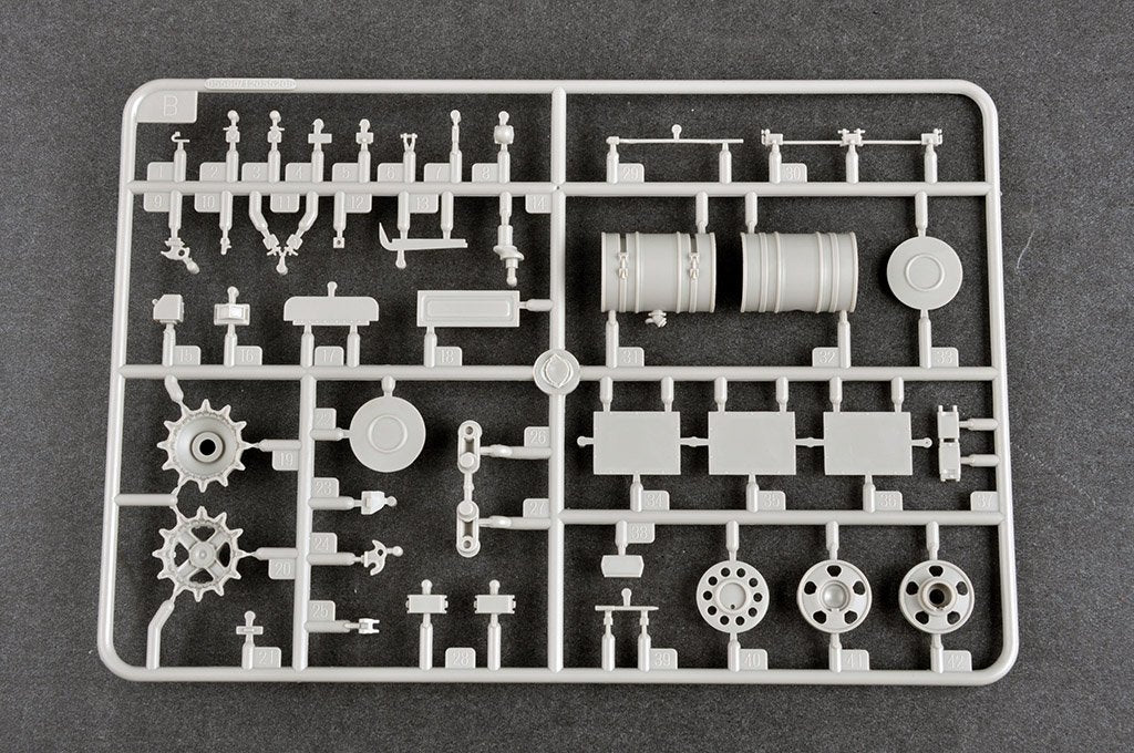 Trumpeter 09610 Char russe T-72B3 avec blindage réactif explosif (ERA) à étui souple 4S24 et blindage à grille, échelle 1/35 – image 16
