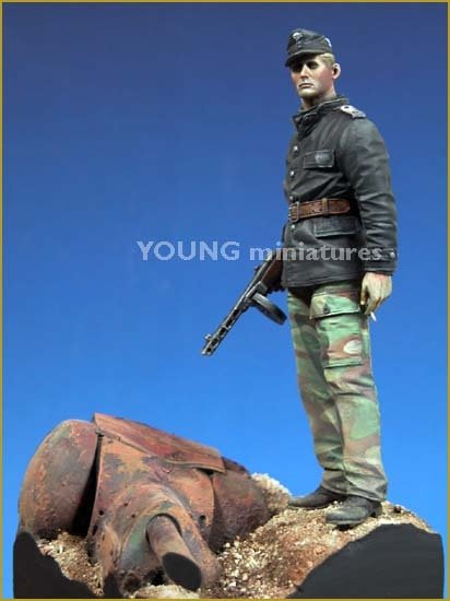 Young Miniatures YM9001-B SS Panzer Officer with T-34 Mantlet Base 90mm – imagen 4