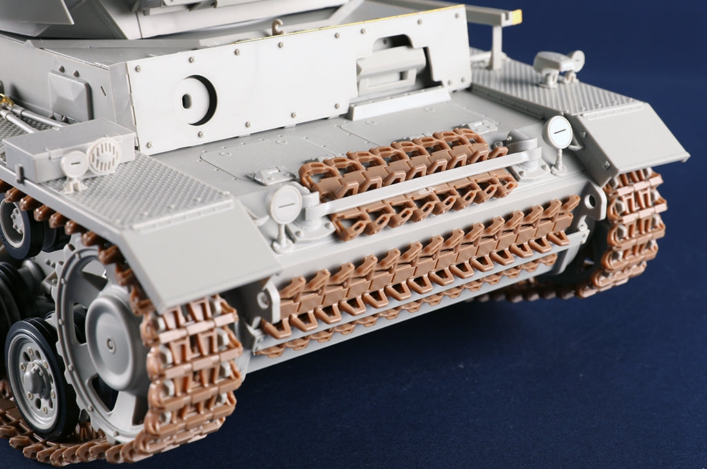 Trumpeter 00955 Pz.Bef.Wg.Fahrgestell Pz.Kpfw.III.Ausf.J 1/16 – Bild 9