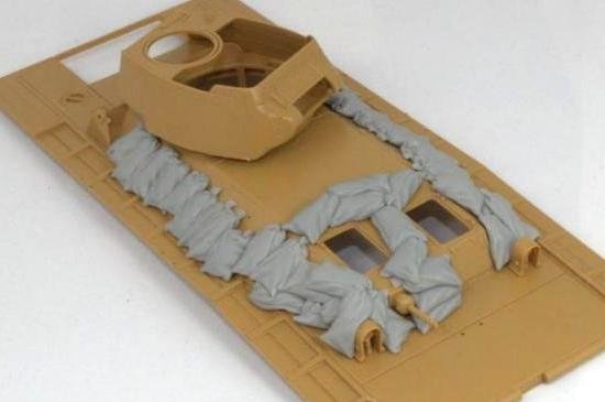 Panzer Art RE35-297 Sand armor for LVT (Italeri kit) 1/35 – Bild 3