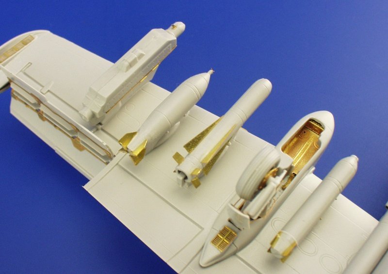 Eduard 72440 A-10 armament 1/72 ITALERI, REVELL – Bild 4