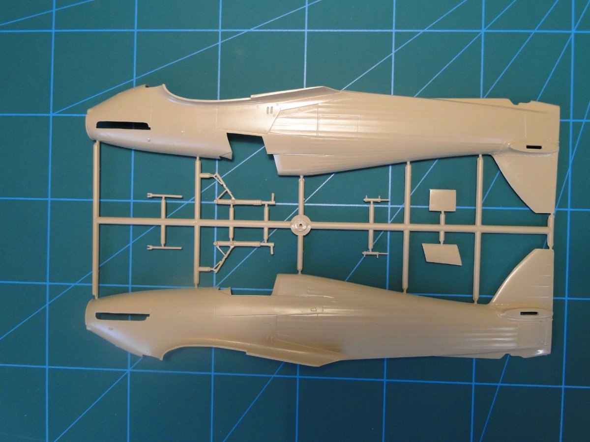 Fly 32013 Hawker Hurricane Mk IIc Trop 1/32 – immagine 5
