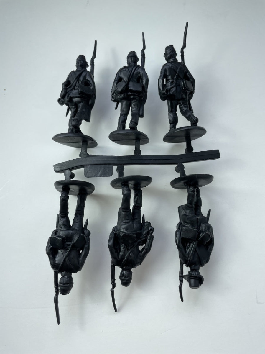 Hat 9338 Confederate Infantry in "Butternut Uniforms" Marching Set 1 - 18 figures (American Civil War 1861-1865) 1/32