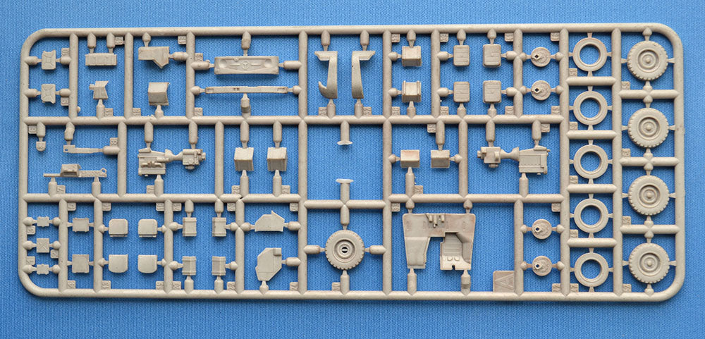 ACE 72469 Unimog S 404 Krankenwagen 1/72 – immagine 6