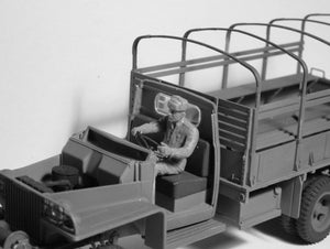 ICM 35643 RKKA Drivers (1943-1945) (2 figures) 1/35 – imagen 3