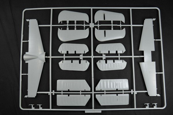 HK Models 01E02 B-25J Mitchell &amp;quot;Strafer&amp;quot; 1/32 – immagine 8