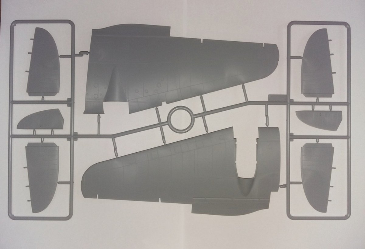 ICM 48262 He 111H-6, WWII German Bomber 1/48 – imagen 13