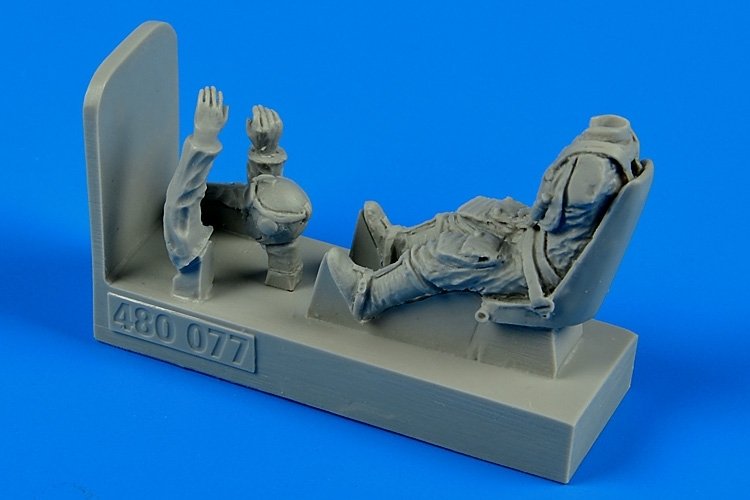 Aerobonus 480077 German WWII Luftwaffe pilot with seat for Bf 109E 1/48