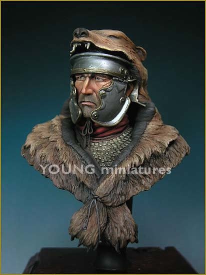 Young Miniatures YH1803 ROMAN SIGNIFER 1st Century A.D 1/10 – immagine 3