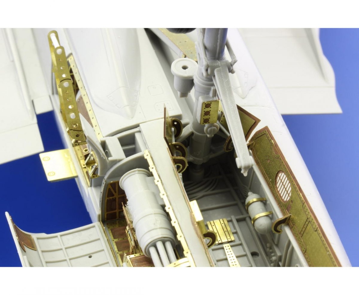 Eduard 32310 F-14D undercarriage 1/32 TRUMPETER – imagen 9