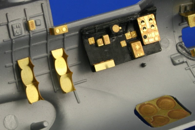 Eduard 49337 B-17G cockpit interior 1/48 Revell – image 4