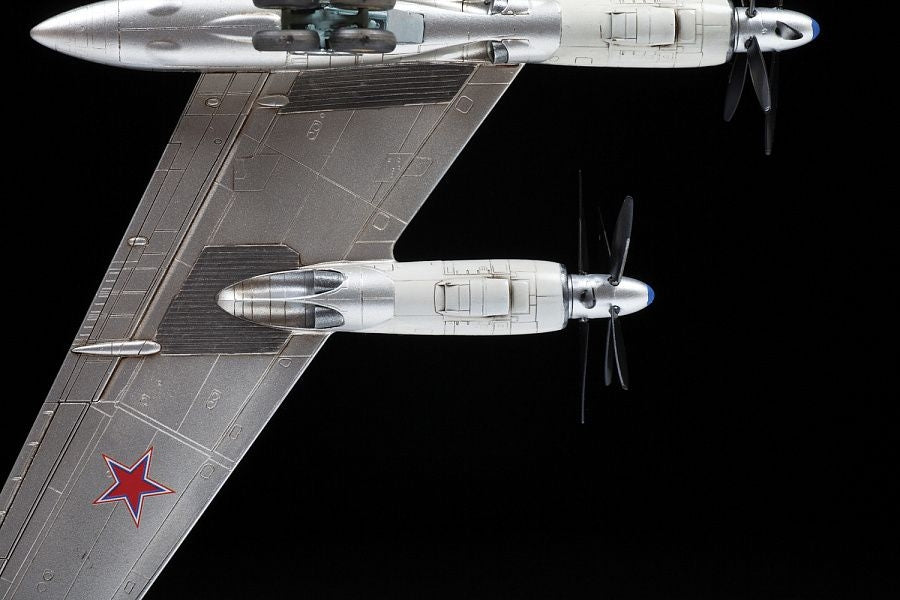 Zvezda 7038 Tu-95MS Bear Russian Strategic Bomber 1/144 – Bild 5