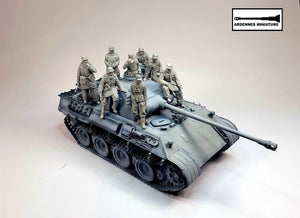 Ardennes Miniature 35027 GERMAN OFFICER AND SOLDIER 1944-1945 1/35 – imagen 4