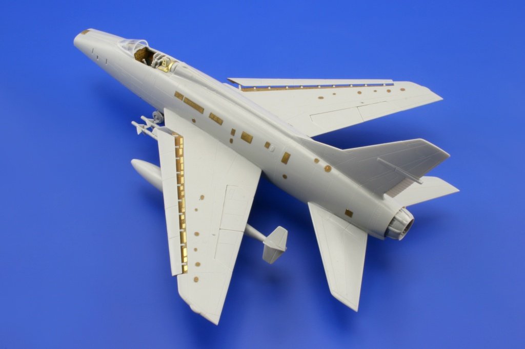 Eduard 73363 F-100C S. A. 1/72 TRUMPETER – imagen 5