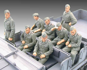 Tamiya 35239 German 18-Ton Heavy Half-Track FAMO 1/35 – immagine 12