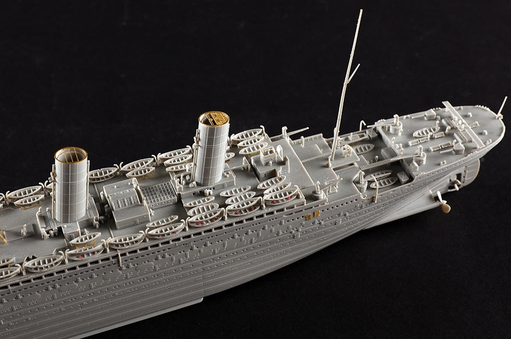 Hobby Boss 83421 Olympic 1/700 – zdjęcie 14