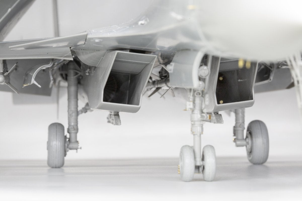 MiniBase 8001 SU-33 Flanker-D 1/48 – zdjęcie 23