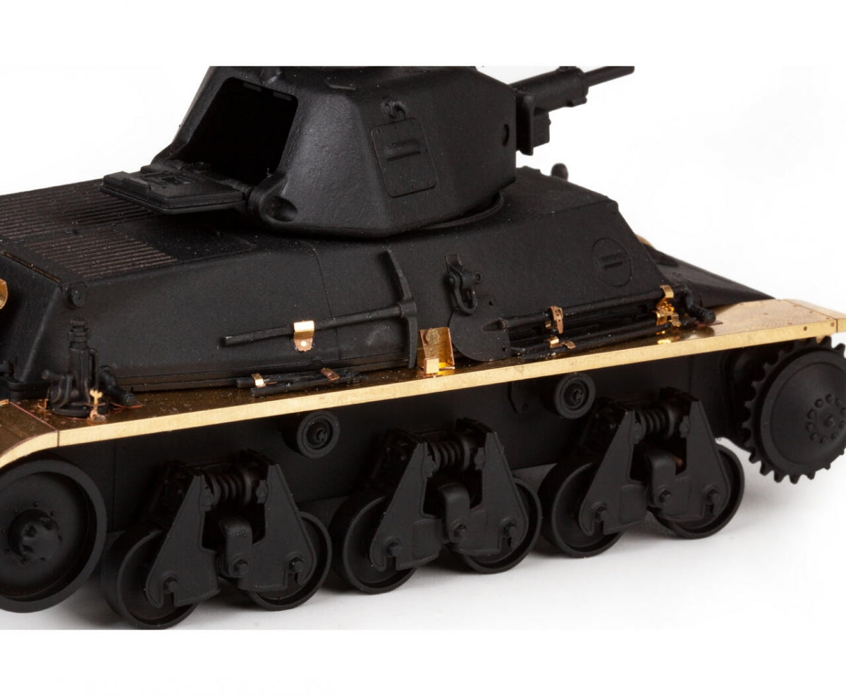 Eduard 36536 H39 French Light Tank TAMIYA 1/35 – image 8