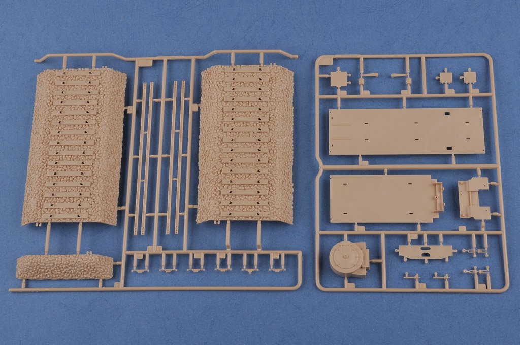 Hobby Boss 82922 German Panzerlok BR57 Armoured Locomotive 1//72 – immagine 5