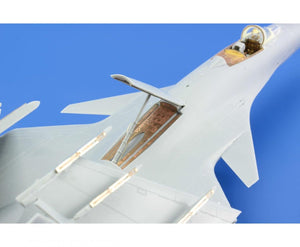 Eduard 73548 Su-33 TRUMPETER 1/72 – imagen 5