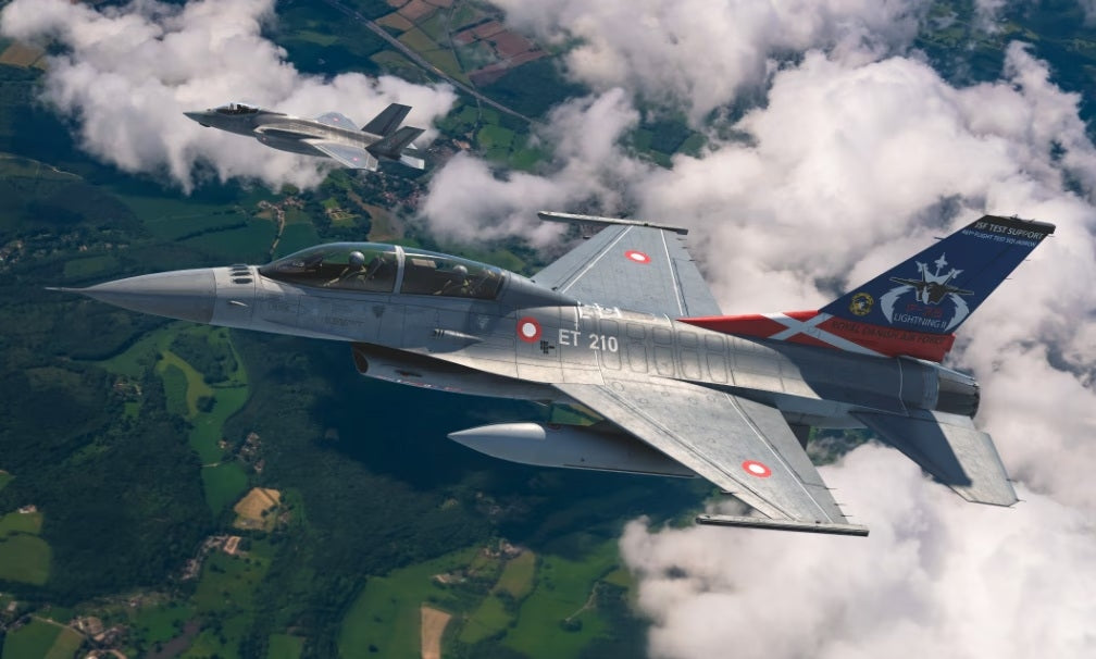Kinetic K48159 F-16B Royal Danish Air Force Viper 1/48