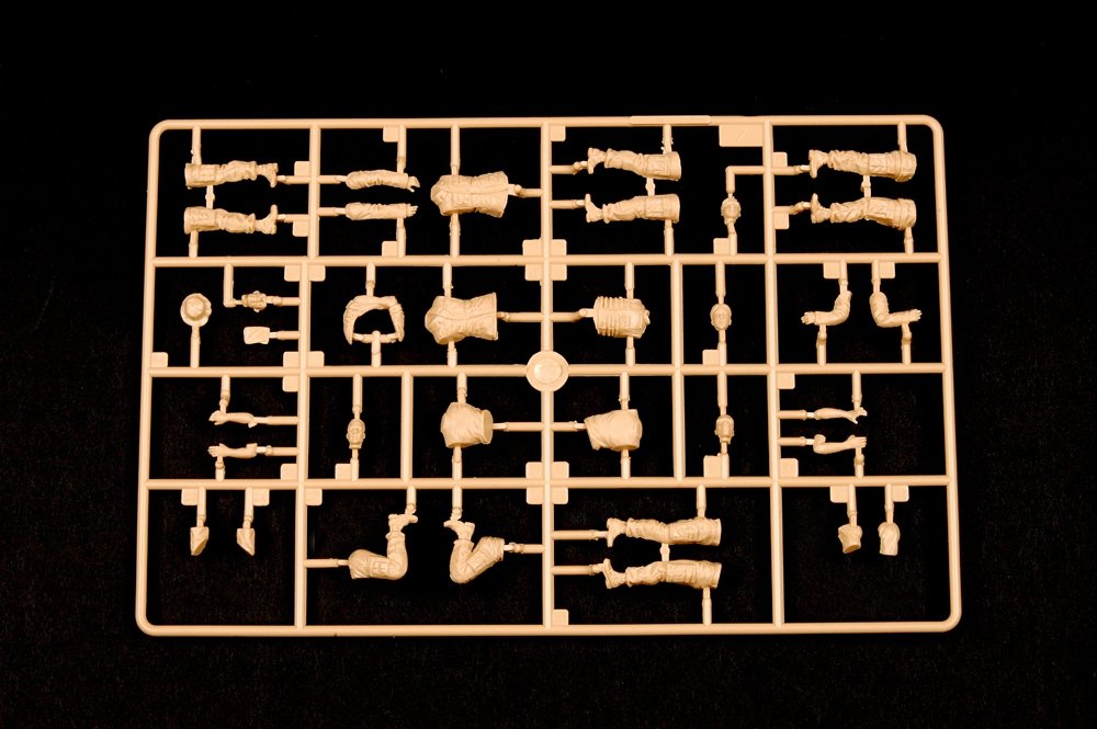 Trumpeter 00429 Modern U.S. soldiers Logistics Supply Team 1/35 – immagine 4