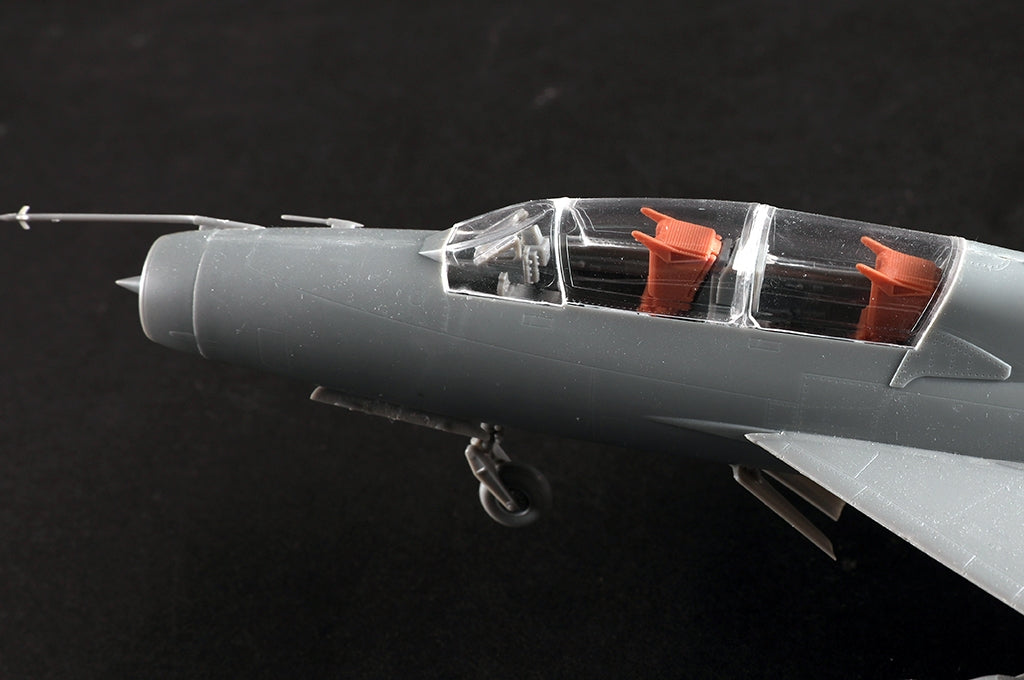 Trumpeter 02825 JJ-7A Trainer 1/48 – Bild 9